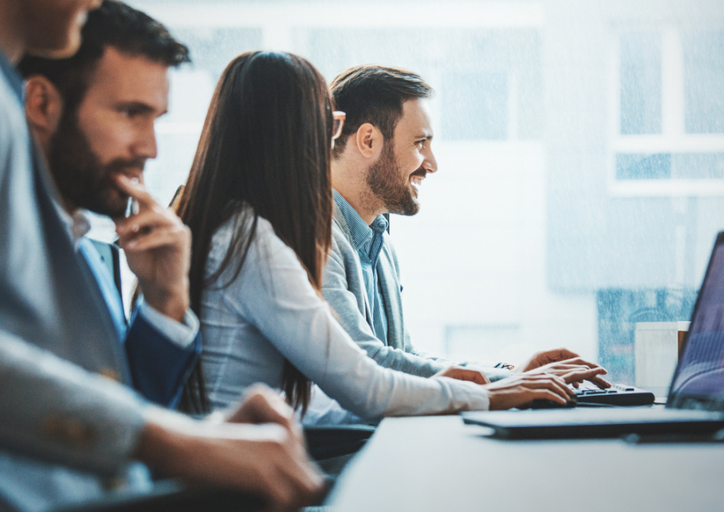 developers working under nearshore vs offshore outsourcing models