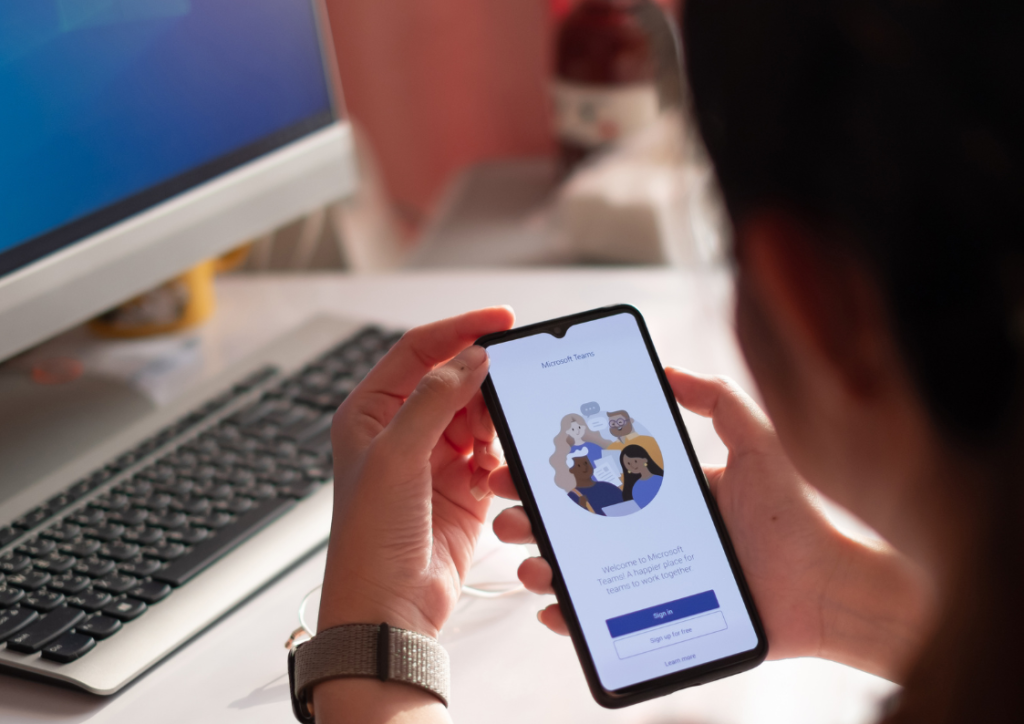 Azure DevOps best practices in integration projects - person using Microsoft Teams on the phone